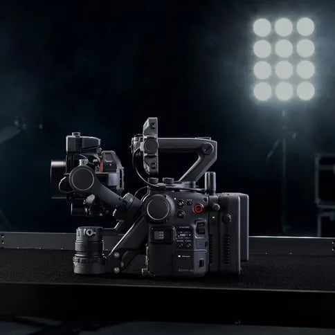 Kit DJI Ronin 4D com câmara de cinema de 4 eixos e resolução 6K